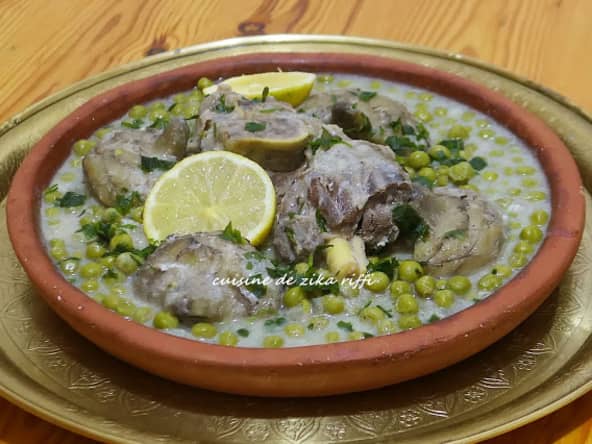 TAJINE PETITS POIS ET ARTICHAUTS A L'AGNEAU- MARKA JELBENA BEL KARNOUN 