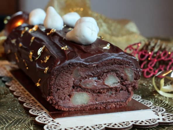 Bûche roulée à la poire, chocolat et pralin (sans gluten)