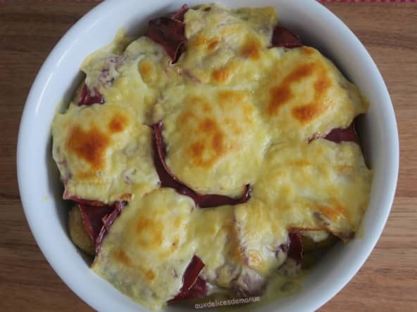 Gratin de pommes de terre au boeuf séché et raclette