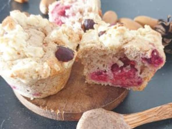 Muffins moelleux façon crumble noisette et framboise