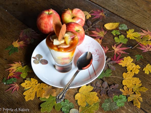 Verrines aux pommes confites et au caramel beurre salé