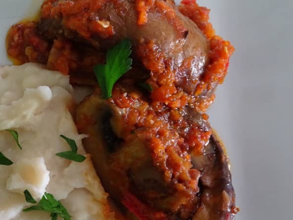 "Steaks" de champignons portobellos avec purée de haricots blancs de Yotam Ottolenghi