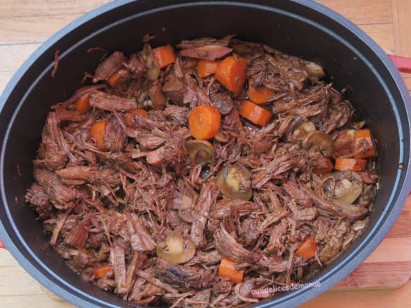 Effiloché de boeuf au vin rouge et carottes