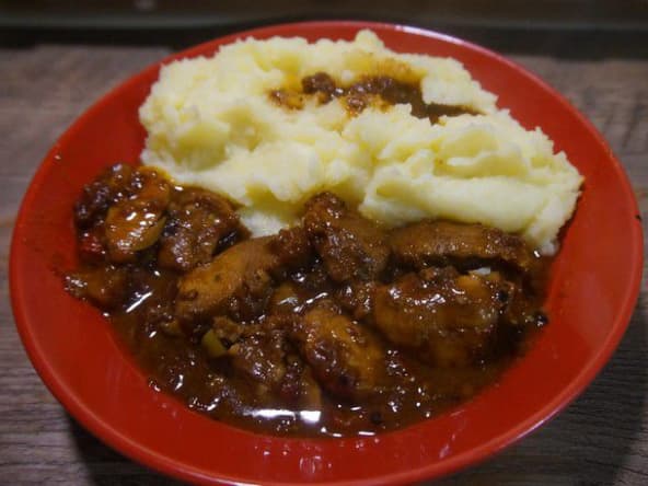 Roti de dindonneau sauce tomate aux olives et poivrons.