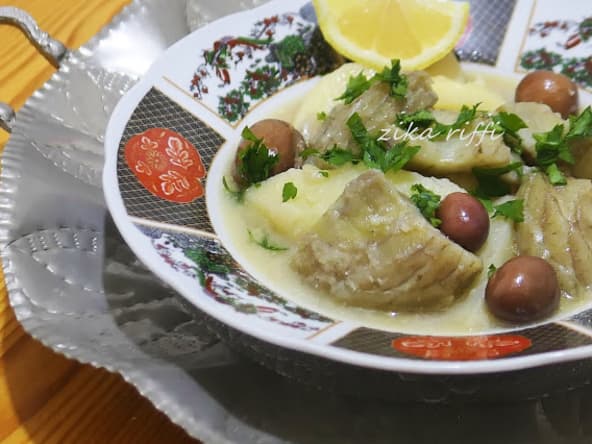 BATATA MARKA BEL KARNOUN- TAJINE DE POMMES DE TERRE AUX ARTICHAUTS ET OLIVES VIOLETTES - Zika Riffi