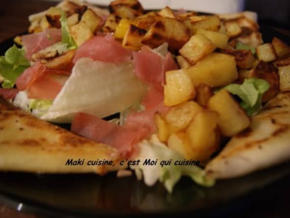 Salade complète aux pommes de terre, bacon et fromage vache qui rit