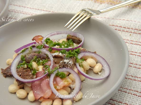 Salade de cocos de Paimpol, oignon rouge et vinaigre de persil