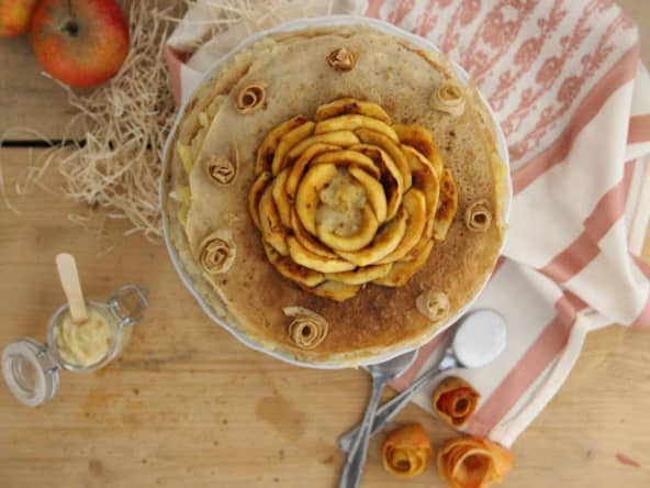 Gâteau de crêpes aux pommes