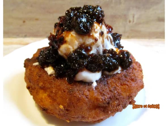 Beignets roumains au fromage frais "Papanasi"