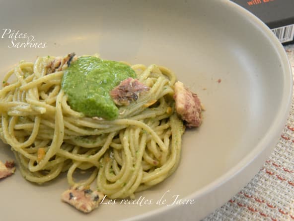 Pâtes aux sardines et pesto de roquette et mâche
