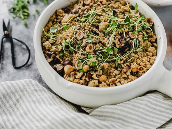 Crumble de panais, thym frais et noisettes