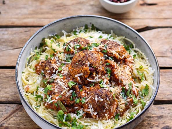 Spaghetti aux boulettes végétariennes aux haricots azuki