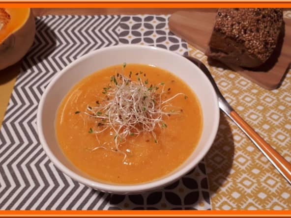 Velouté de butternut, patate douce et quinoa