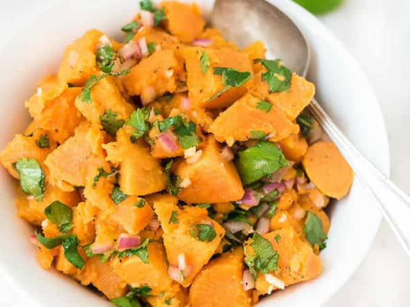 Salade de patates douces et oignon