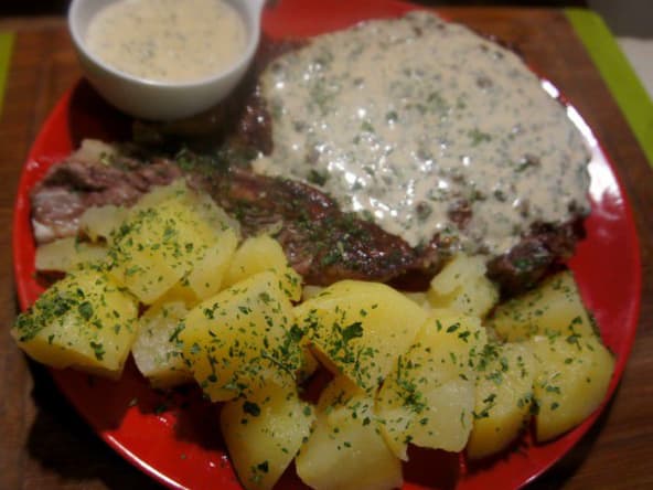 Cote de boeuf sauce crémeuse au poivre vert comme en brasserie
