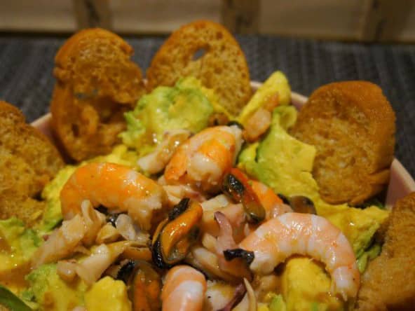 Salade de fruits de mer à l'avocat