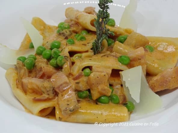 Paccheri au Guanciale, petits pois et crème au Grana Padano : une recette simple et savoureuse