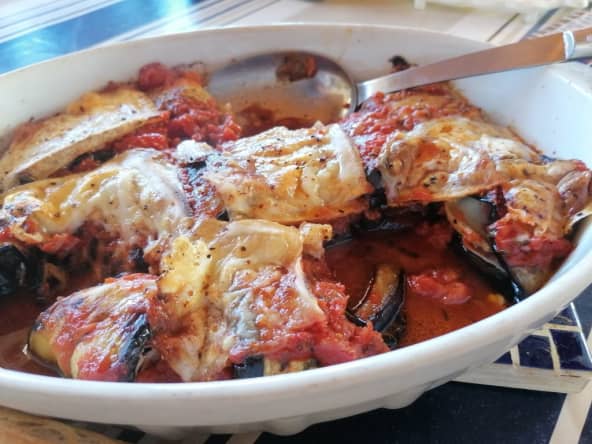 Roulés d’aubergines au jambon Manex gratinés au fromage de brebis