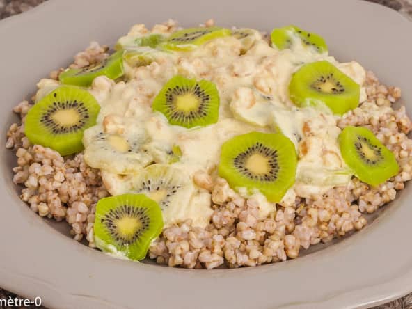 Crevettes sautées au curry et aux kiwis