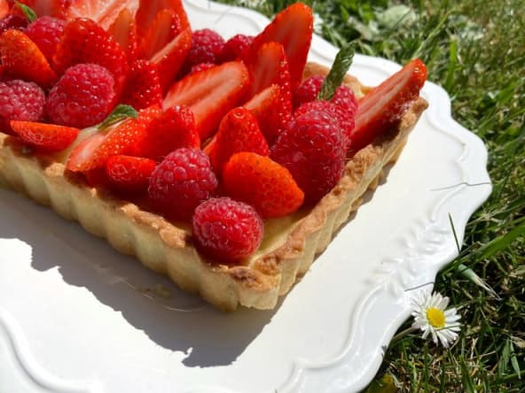 Tarte citron fraise framboise, une tarte bien acidulée !