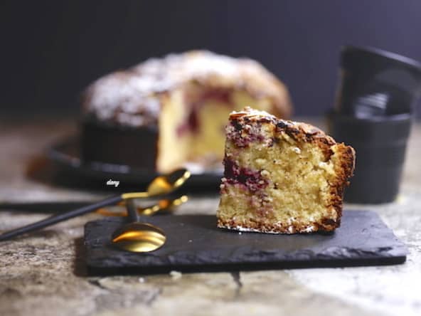 Gâteau anglais bakewell aux framboises