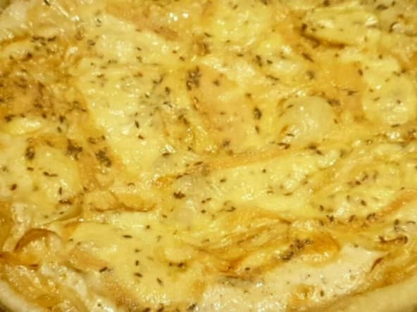 Tarte au munster, cumin, oignons caramélisés. Recette excellente