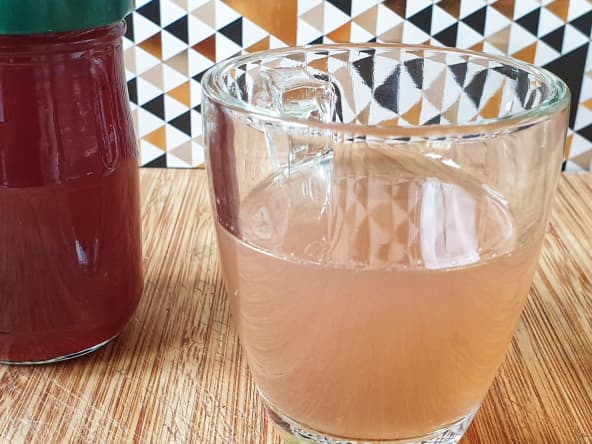 Sirop de queues de fraises