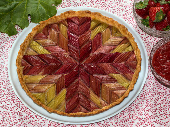 Tarte graphique géométrique à la rhubarbe