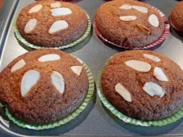 Recette de muffins aux griottes et amandes. Facile et rapide