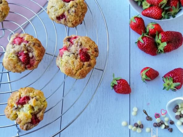 Cookies gourmands aux fraises et aux pépites de chocolat