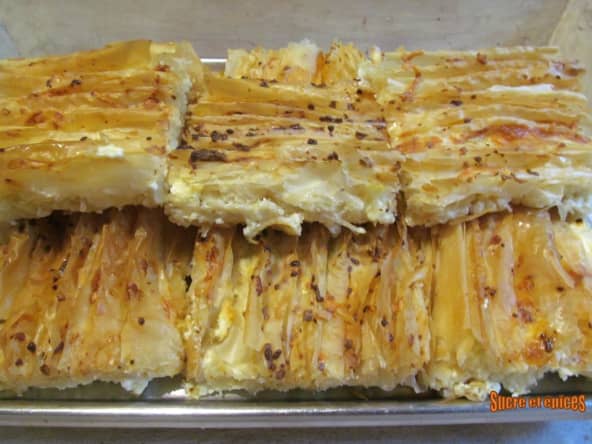 Tarte ébouriffée aux 3 fromages, à la pâte filo (cuisine des Balkans)