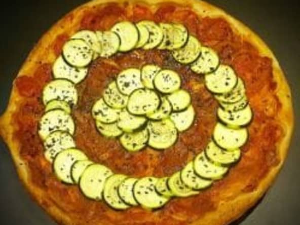 Recette de tarte aux tomates et courgettes. Recette végétarienne rapide