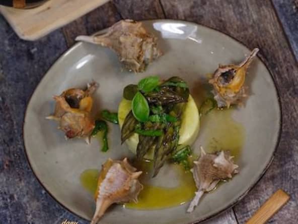 Coquillages Murex à l'huile de basilic flans de lieu noir et pointes d'asperges