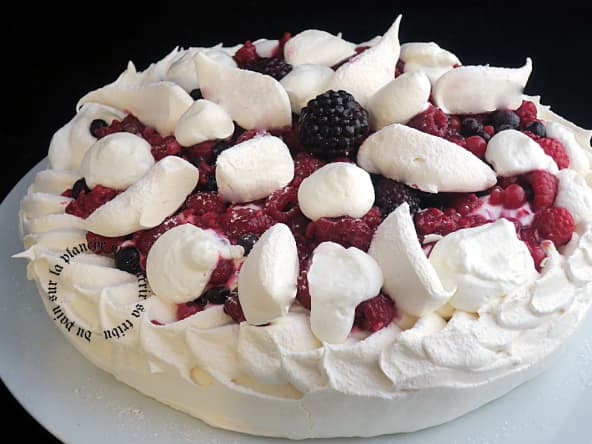 Pavlova aux fruits rouges fête des mères