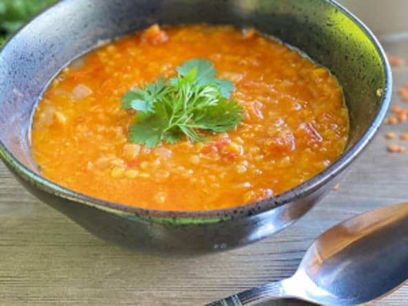 Soupe de lentilles corail, curry coco du chef Ottolenghi