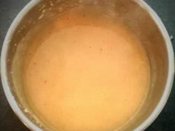 Sauce béchamel vegan au bouillon de légumes et maïzena