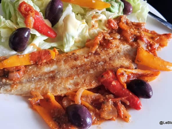 Soles panées aux amandes et poêlée des petits poivrons