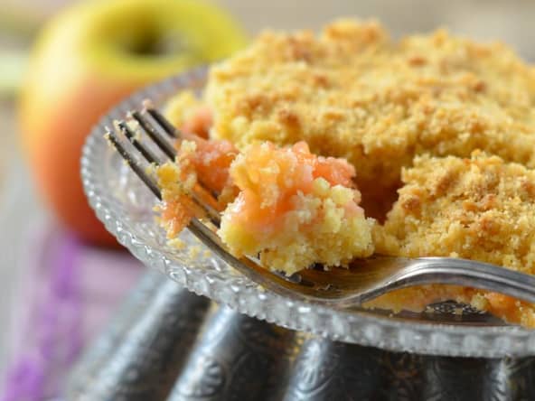Crumble rhubarbe, pomme et fraise