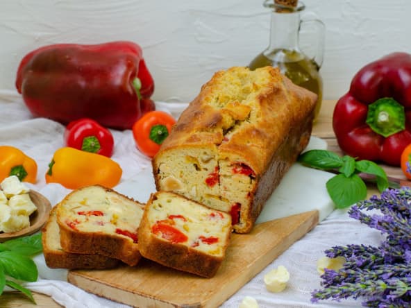 Cake salé aux poivrons et fromage de chèvre pour l'apéro