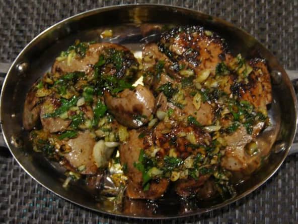 Foies de lapin poêlés à l'ail et au persil : une  recette facile et savoureuse