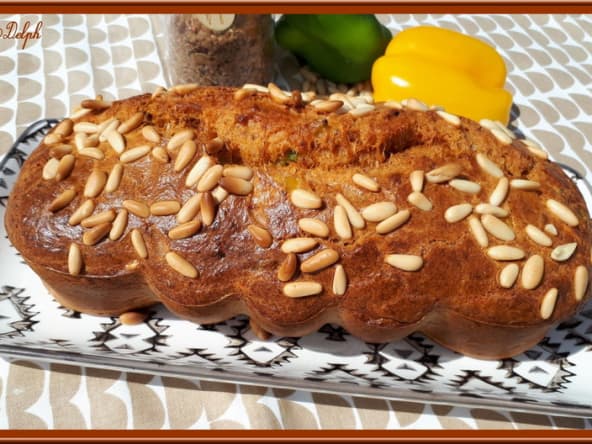 Cake aux poivrons et thon à la tomate