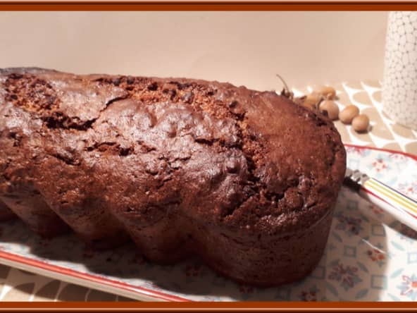 Cake aux noisettes et pépites de chocolat