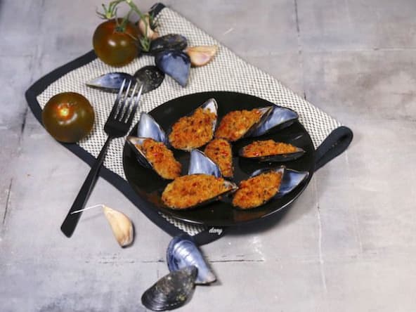 Moules farcies à la tomate pour l'apéritif