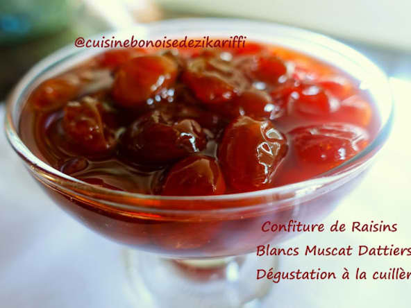 Confiture de raisin dattier muscat à la fleur d'oranger pour la dégustation à la cuillère 