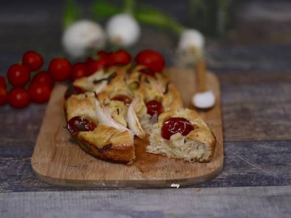 Focaccia oignons et tomates cerises : pour l'apéritif !