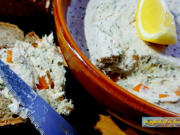 Rillettes de maquereaux sur des toasts pour l'apéro