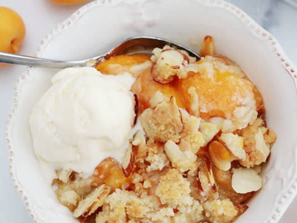 Crumble aux abricots et amandes