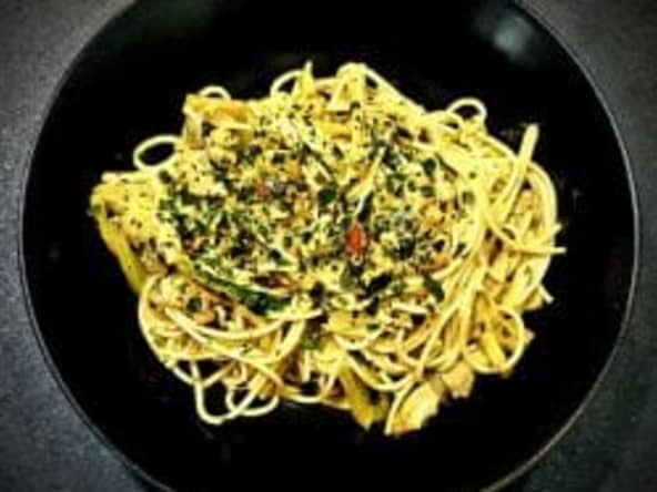 Nouilles de blé aux légumes (courgettes, champignons)