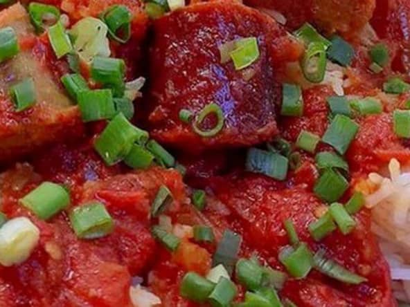 Rougail saucisse combava réunionnais