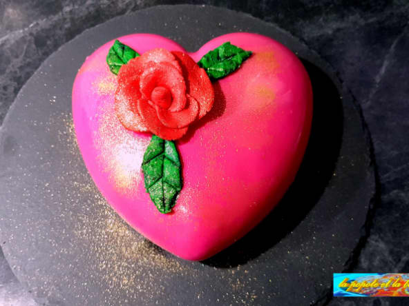 Cœur vanille, crémeux chocolat et framboises